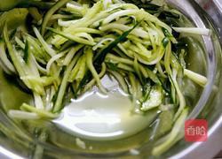 剁椒黄瓜鸡蛋塌的做法图解3