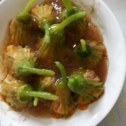 南瓜花酿肉