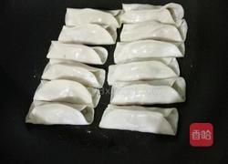 香芹猪肉锅贴的做法图解6
