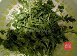 茼蒿蛋花疙瘩汤的做法图解1