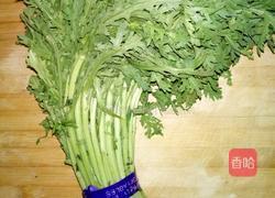 蒜香茼蒿的做法图解1