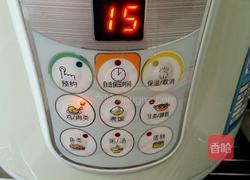 大骨头炖酸菜的做法图解4