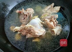 大骨头炖酸菜的做法图解6