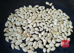 原味炒南瓜子的做法图解5