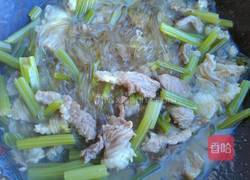 芹菜肉炖粉条的做法图解3