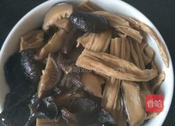 木耳香菇烧腐竹的做法图解7