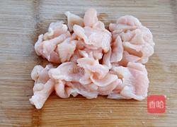 香菇鸡片的做法图解1