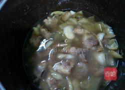 酸菜排骨的做法图解8