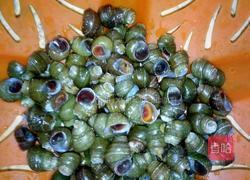 水煮田螺的做法图解1