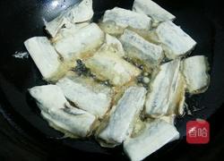 干炸带鱼的做法图解6