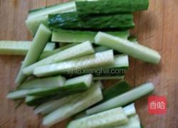 酸辣瓜条的做法图解1