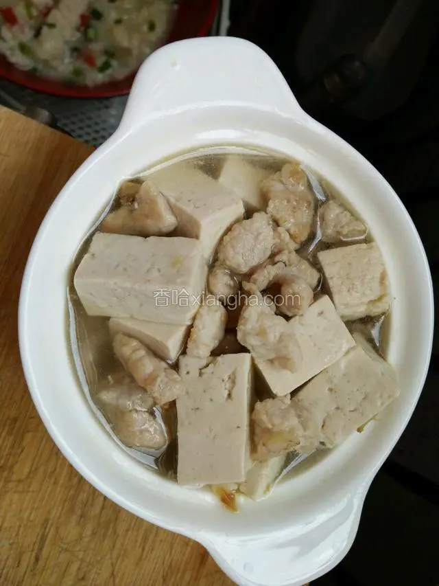 然后盛入碗中，淋入香油，可以美美的享用了。