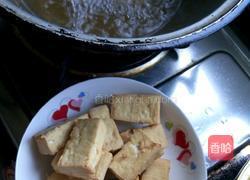 油豆腐炒辣椒的做法图解3
