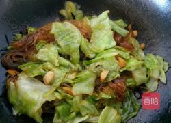 包菜粉条的做法图解5