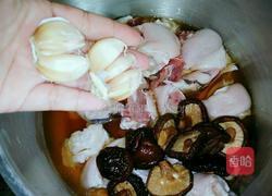 香菇猪蹄的做法图解2