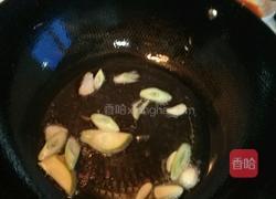 青椒炒肉的做法图解1