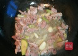 青椒炒肉的做法图解2