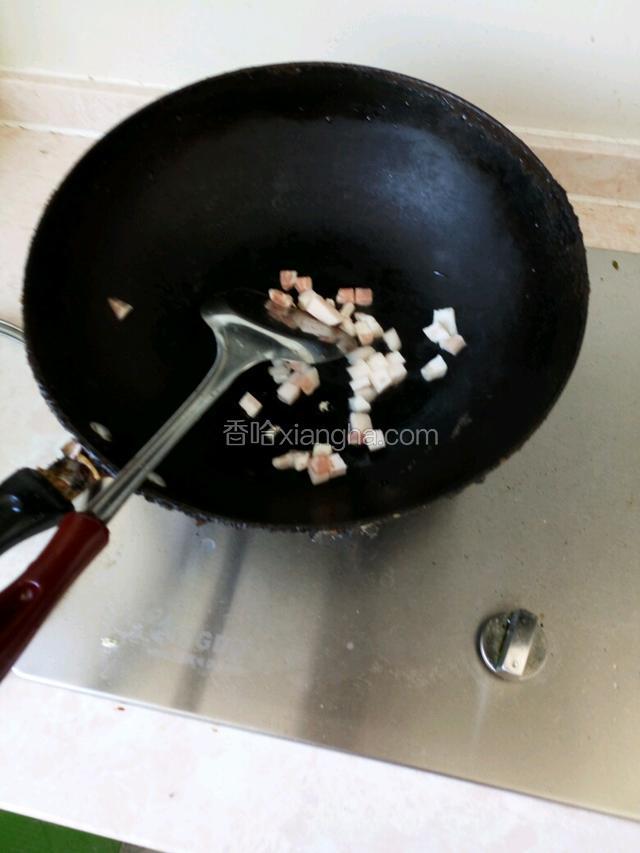 热锅炒肉丁