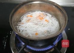 萝卜鱼丸汤的做法图解2