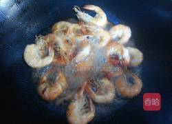 油爆大虾的做法图解2