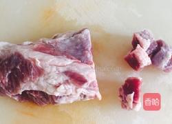 牛腩萝卜汤的做法图解1