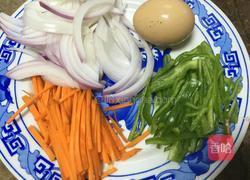 素菜炒面的做法图解3