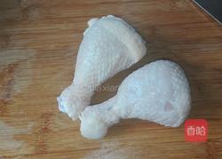 香菇鸡丁的做法图解1
