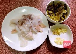 酸菜鱿鱼的做法图解2