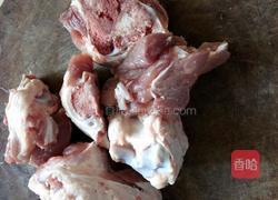 筒子骨萝卜汤的做法图解2