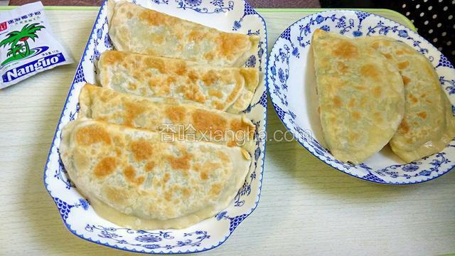 煎好所有的的哈饼。