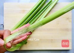 西芹炒火腿的做法图解2