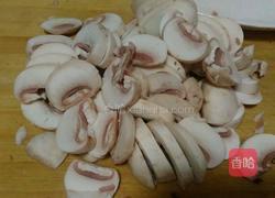椒油口蘑小油菜的做法图解5