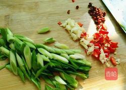 蒜苗拌金针菇的做法图解3