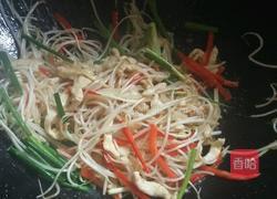 绿豆芽炒鸡肉的做法图解10
