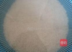 椰子肉排骨糯米饭的做法图解1