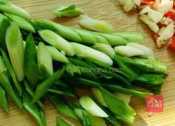 酸菜炒粉的做法图解3