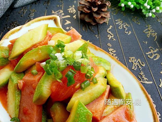 装盘，撒香葱