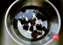 木耳鸡蛋的做法图解1