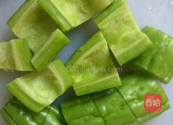 苦瓜排骨汤的做法图解3