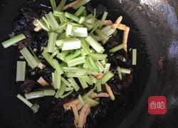 香芹木耳炒白干的做法图解5