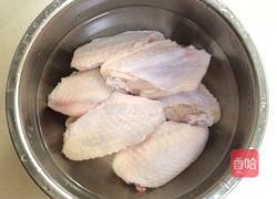 鸡翅炖土豆的做法图解1