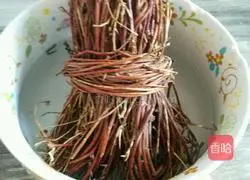 鸡骨草煲鸡汤的做法图解3