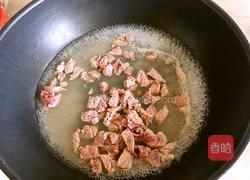 牛肉盖饭的做法图解2