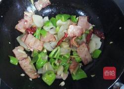培根尖椒炒魔芋的做法图解10