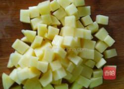 电饭煲腊肉饭的做法图解1