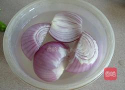凉拌洋葱的做法图解2
