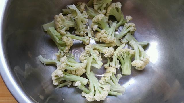 菜花掰开小段