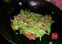 腊肠炒豆角的做法图解8