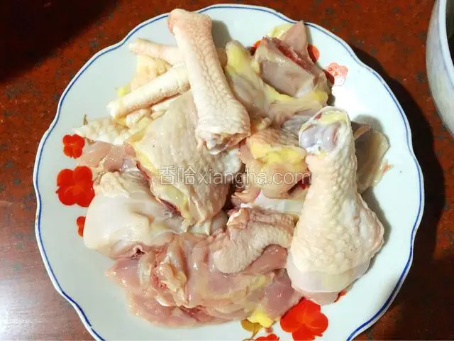 鸡肉洗净沥干水分备用