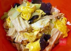 云耳西芹腐竹炒鸡蛋的做法图解8